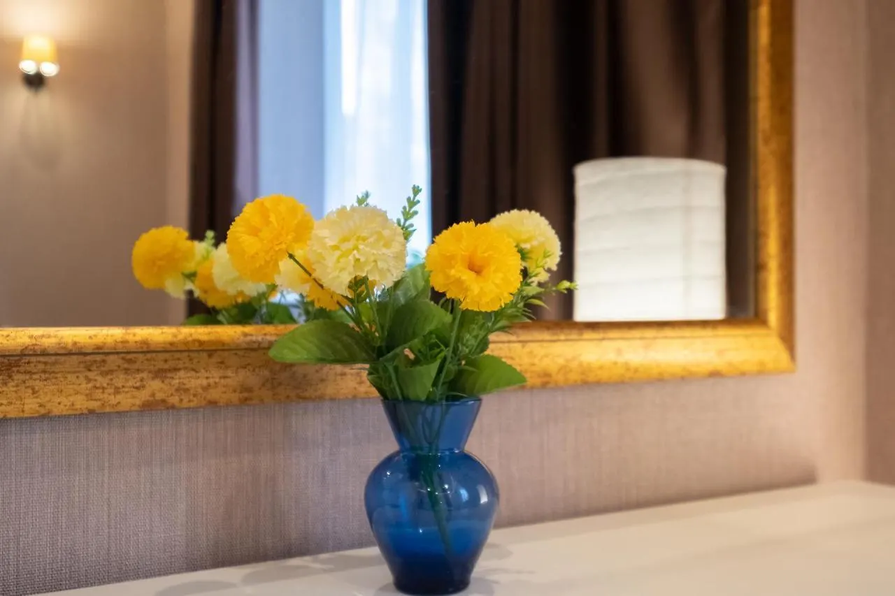 Feel Sofia - one bedroom apartment next to Russian Square 0*,  Bulgarije